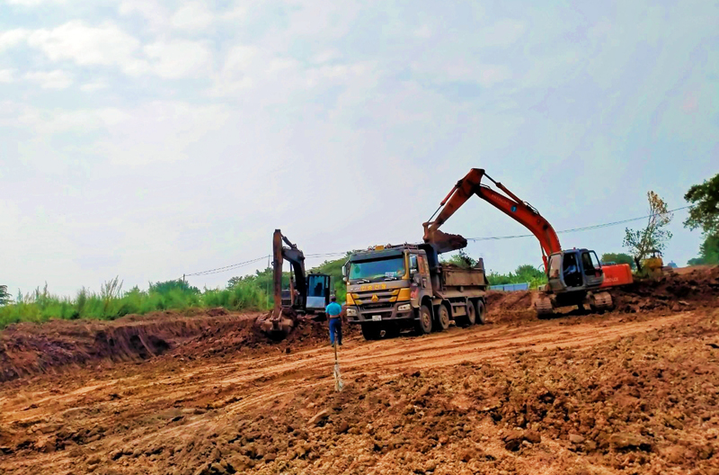 Bảo vệ môi trường trong xây dựng dự án giao thông  - Bài 2: Nhà thầu thi công tiếp tục bán đất thải