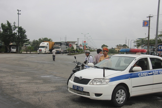 30 người chết vì mưa lũ, quốc lộ 1 bị chia cắt