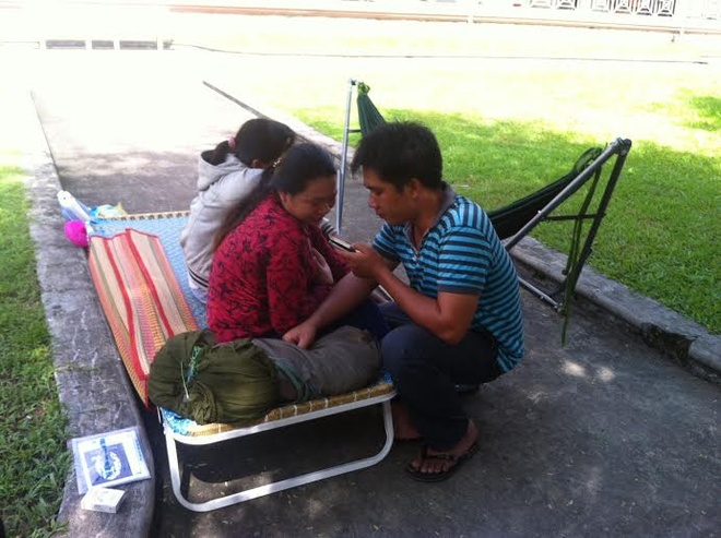 Tách rời thành công 2 em bé dính liền tim, gan ở Sài Gòn