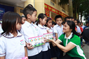 vinamilk ho tro 400 trieu dong cho nguoi dan vung lu tai ha noi