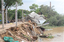 ben tre sat lo de cuon troi 4 can nha xuong song anh huong den hang tram ho dan