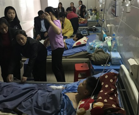 thai nguyen to mo xem vat the la 4 hoc sinh phai nhap vien