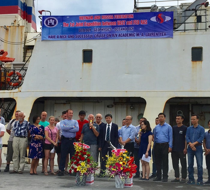 Hợp tác giữa Việt Nam - Liên bang Nga về khảo sát địa lý, địa chất và hải dương học trên Biển Đông