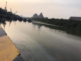 hai phong vo duong ong dan o nha may xi mang 7 khoi dau tran ra ngoai
