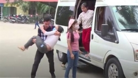 hon 100 cong nhan dinh cong vi nhap vien cap cuu nghi hit phai khi doc