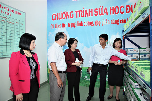 Sữa học đường TP Hồ Ch&iacute; Minh đ&atilde; bắt đầu &ldquo;v&agrave;o nhịp&rdquo; chỉ sau 2 tuần triển khai
