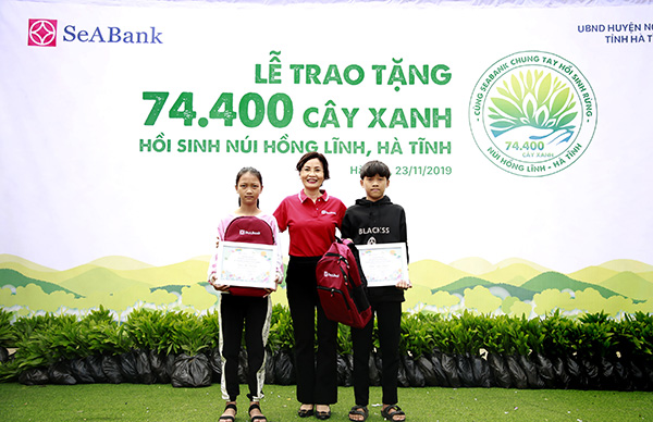 SeABank trao tặng 74.400 c&acirc;y xanh hồi sinh N&uacute;i Hồng Lĩnh- H&agrave; Tĩnh