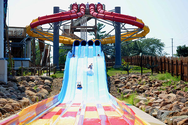 Nghỉ lễ thật chill tại những c&ocirc;ng vi&ecirc;n nước hot nhất Việt Nam