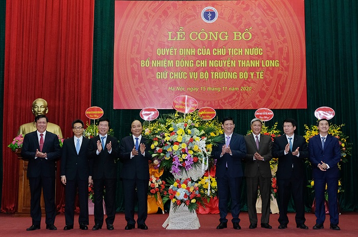 Thủ tướng trao quyết định bổ nhiệm chức vụ Bộ trưởng Bộ Y tế cho GS.TS Nguyễn Thanh Long