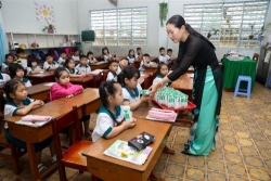 niem vui cua thay va tro tinh vinh long voi ngay hoi sua hoc duong