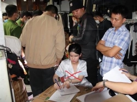 quang binh bat giu 2 doi tuong ve hanh vi tang tru so luong lon ma tuy