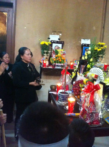 Trực tiếp Lễ tang không xác của chị Huyền tại bệnh viện Thanh Nhàn Trực tiếp Lễ tang không xác của chị Huyền tại bệnh viện Thanh Nhàn