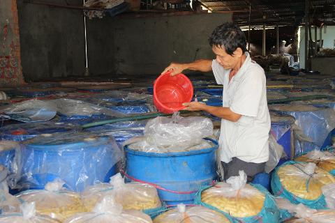 &amp;Ocirc;ng L&amp;acirc;m chăm s&amp;oacute;c trở lại l&amp;ocirc; măng muối 70 tấn c&amp;oacute; chất acid oxalic sau khi được ph&amp;ograve;ng PC49 T&amp;acirc;y Ninh th&amp;aacute;o gỡ ni&amp;ecirc;m phong ng&amp;agrave;y 6/12/2013