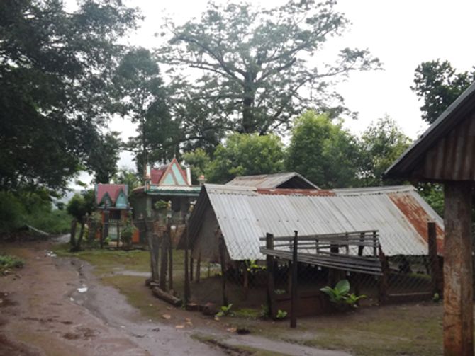 R&amp;ugrave;ng rợn chuyện ch&amp;ocirc;n chung v&amp;agrave; ng&amp;agrave;y hai bữa&amp;hellip; nu&amp;ocirc;i ma