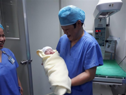 thai nguyen chao don 3 em be dau tien ra doi bang phuong phap thu tinh ong nghiem