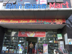 sieu thi binh giang ban banh ngot co di vat luat su noi gi