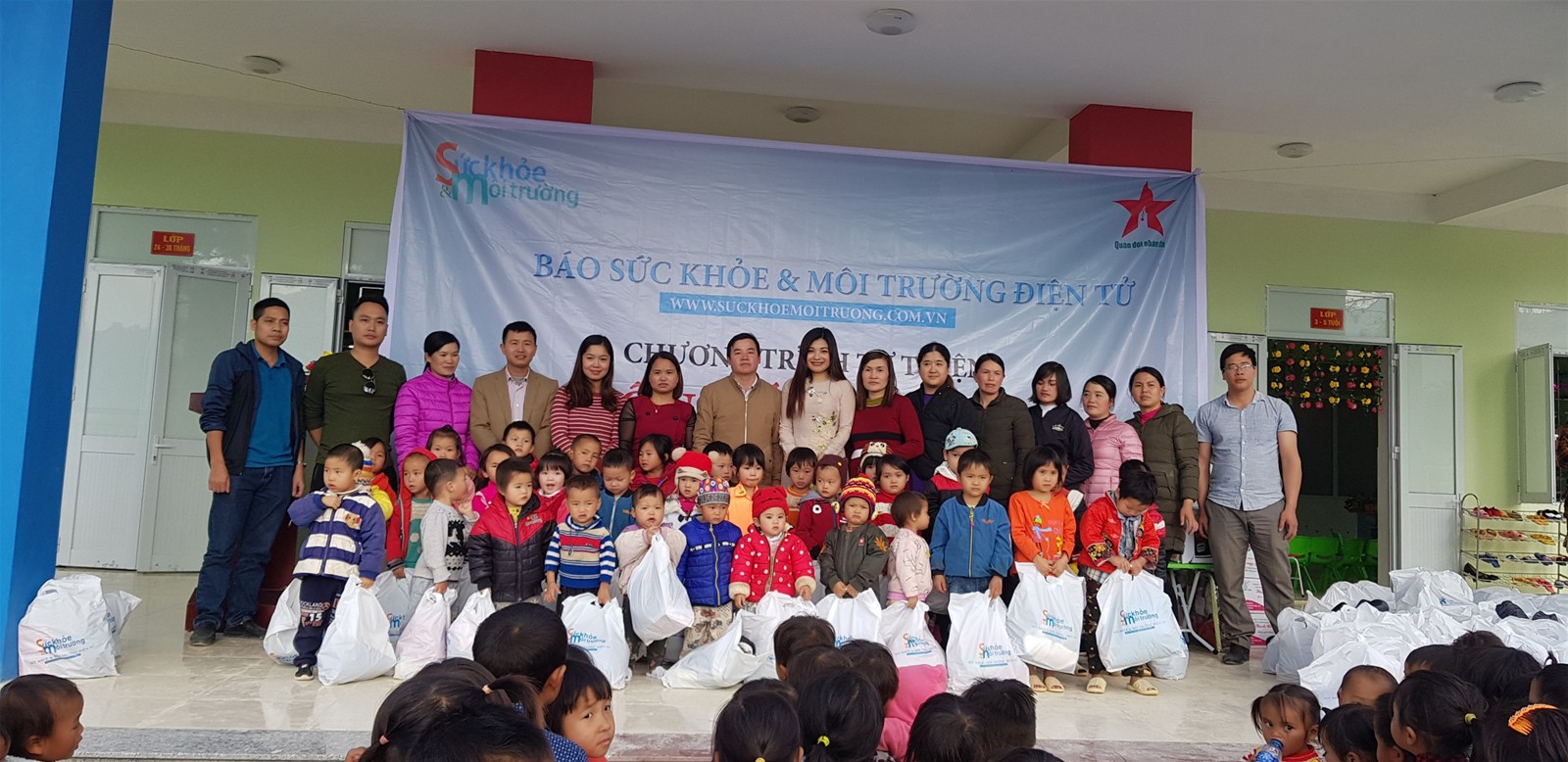 Hành trình mang “Đông ấm cho em” tới huyện Đồng Văn