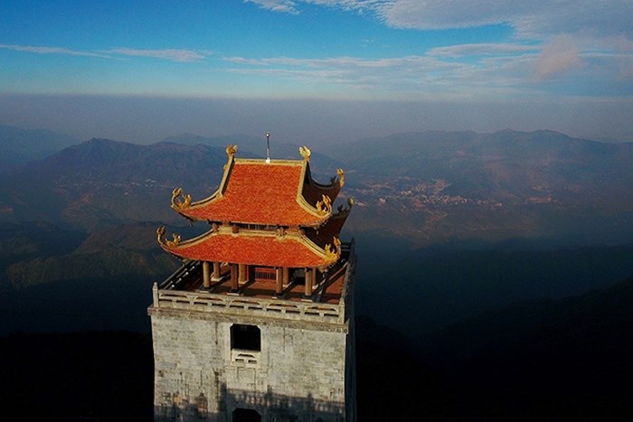“An lạc từng bước chân” trên hành trình bái Phật nơi đỉnh thiêng Tây Bắc