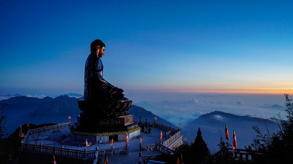 “An lạc từng bước chân” trên hành trình bái Phật nơi đỉnh thiêng Tây Bắc