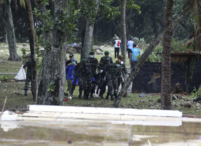 Số người thiệt mạng trong vụ sóng thần ở Indonesia tiếp tục gia tăng, cảnh báo nguy cơ đợt sóng thần mới