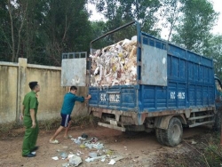 phat hien 7 xe tai do trom chat thai ra moi truong o tpbien hoa