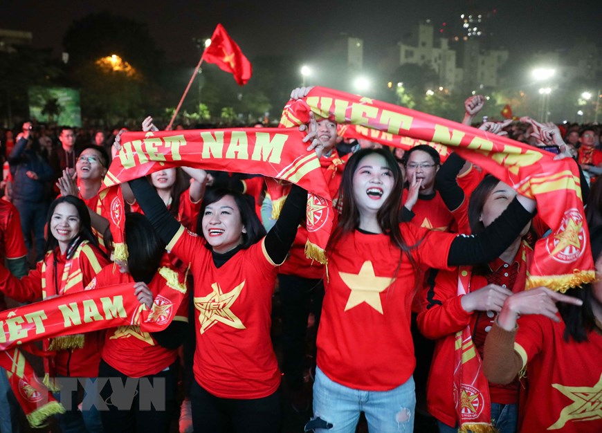 U22 Việt Nam vô địch SEA Games 30: Hàng triệu cổ động viên xuống đường ăn mừng chiến thắng