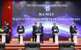 ra mat mang luoi tram dinh vi ve tinh quoc gia