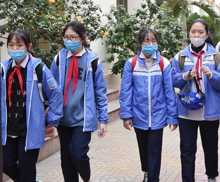 Học sinh Hà Nội phải đeo khẩu trang từ nhà đến trường