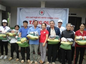 450 suat qua den voi cac ho ngheo tai huyen khanh vinh