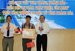 trao giai cuoc thi viet nha trang khanh hoa diem den an toan than thien van minh