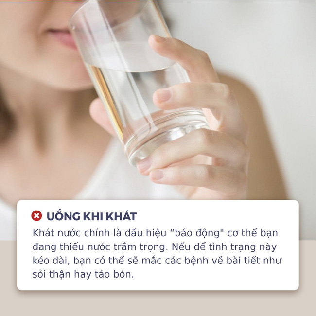 Những thói quen tai hại khi uống nước - Tưởng đơn giản mà hệ lụy lâu dài