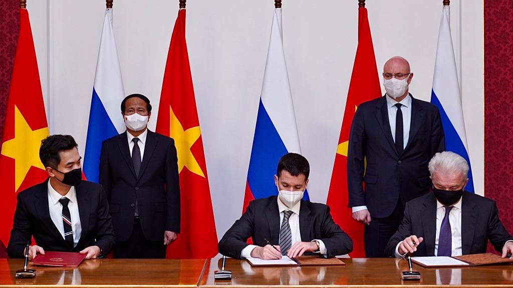 Việt Nam nhận chuyển giao công nghệ sản xuất vắc-xin Sputnik V chu trình đầy đủ của Nga