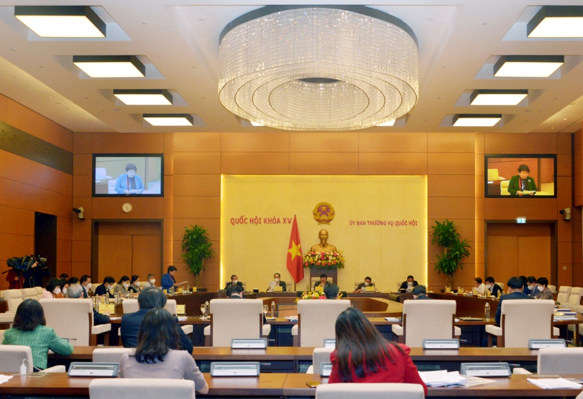 Chủ tịch Quốc hội: Bảo đảm tốt nhất chế độ cho cán bộ tuyến đầu chống dịch
