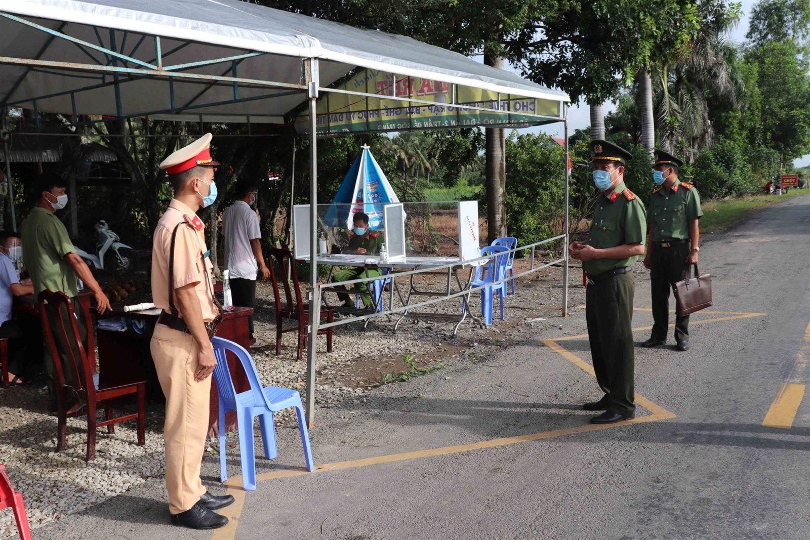 Cán bộ công an luôn nêu cao tinh thần trách nhiệm, vì dân phục vụ