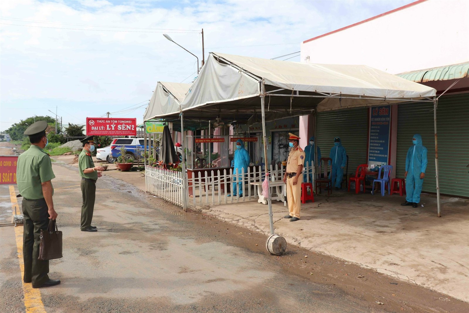 Cán bộ công an luôn nêu cao tinh thần trách nhiệm, vì dân phục vụ