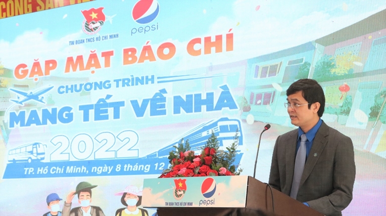 Tết 2022: Mang Tết về nhà, mang cả yêu thương