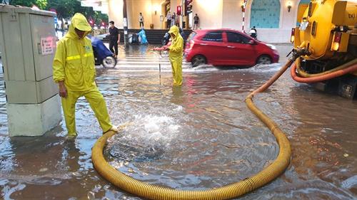 Hà Nội dự kiến thu tiền dịch vụ thoát nước tại 12 quận, thị xã