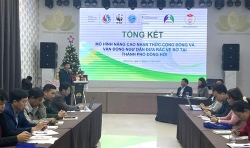 Tổng kết mô hình vận động ngư dân đưa rác về bờ tại thành phố Đồng Hới