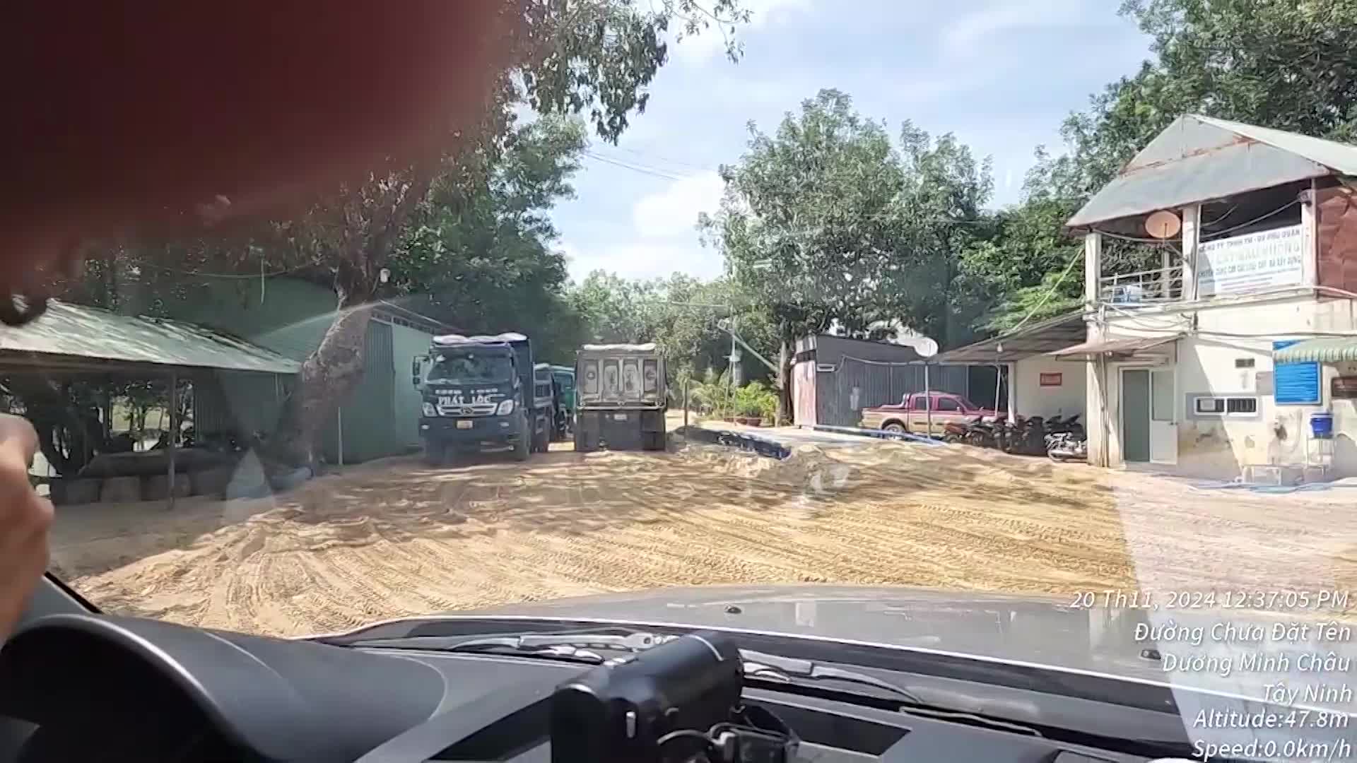 Huyện Dương Minh Châu, Tây Ninh: Công ty Phú Quân chở cát gây ô nhiễm môi trường nghiêm trọng